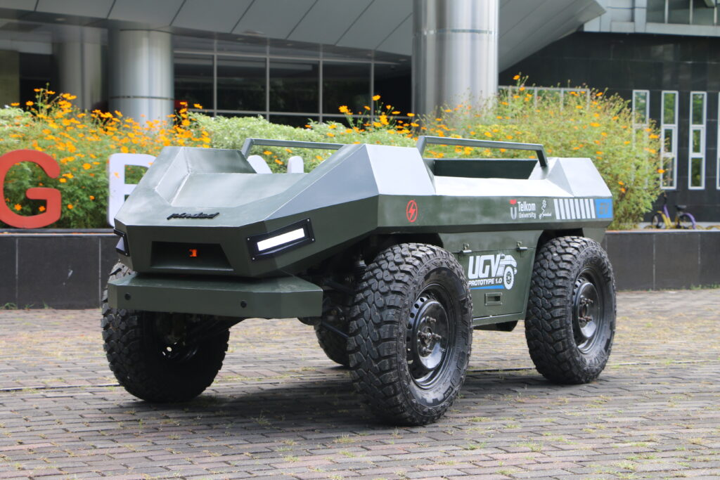 Unmanned Ground Vehicle (UGV) INACOS x PINDAD