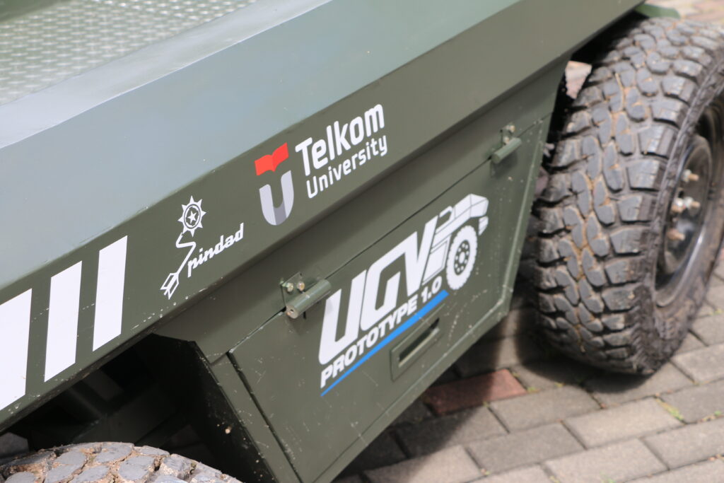 Unmanned Ground Vehicle (UGV) INACOS x PINDAD